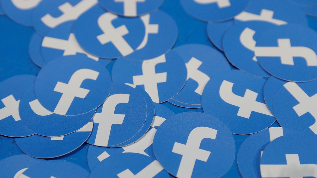 Facebook odhalil soupeřící informační operace z Ruska a Francie